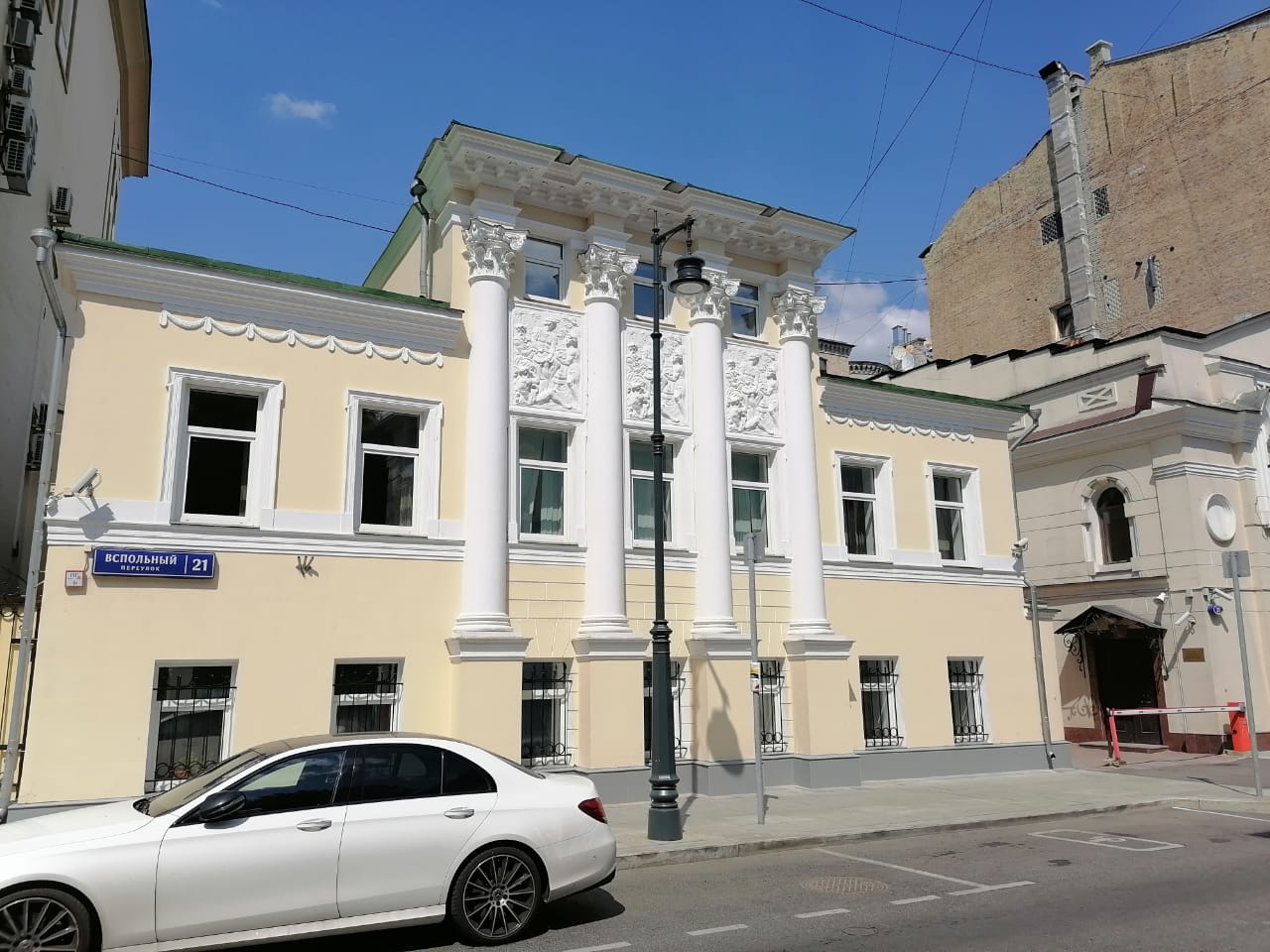 фасад дома, здание по адресу г Москва, Вспольный пер, д 21 